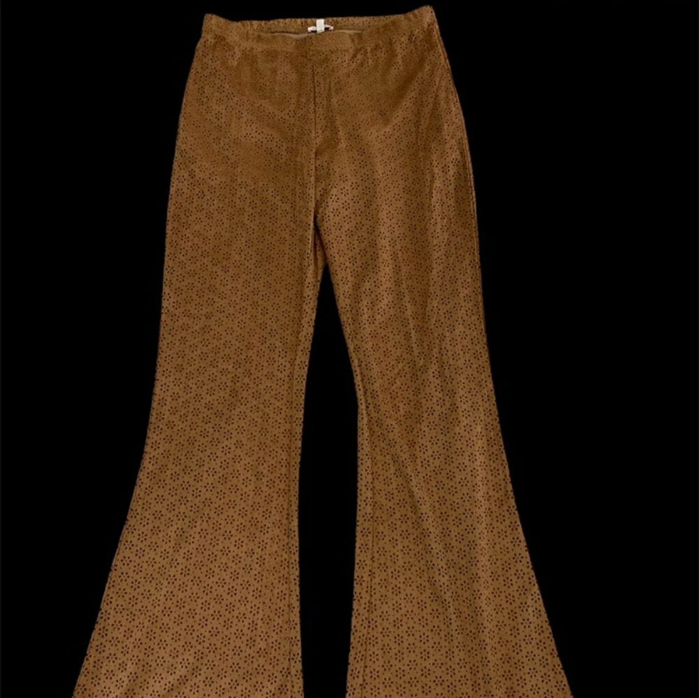 En Creme Women's small bellbottoms